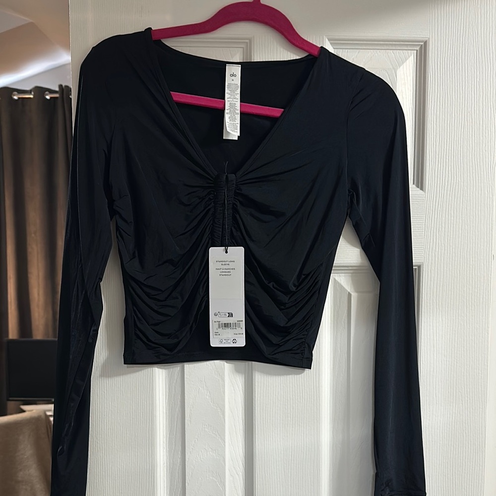 Brand NWT Alo standout Long Sleeve top Size M